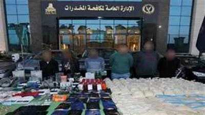 بالمصحف والسبحة، المتهمون في قضية سارة خليفة يحضرون جلسة محاكمتهم 