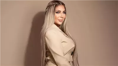 بالكمامة والطرحة البيضاء، سارة خليفة للقاضي: أنا حاضرة وموجودة 