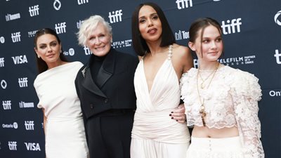 طاقم عمل Wake Up Dead Man في العرض العالمي للفيلم بمهرجان تورنتو (صور)