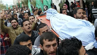 شهيدان ومصابون في قصف خيمة تؤوي نازحين قرب مستشفى الوفاء بغزة 