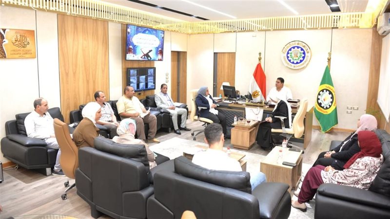 اجتماع نائب محافظ
