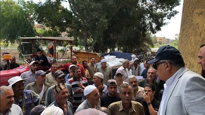 زحام أمام الجمعيات الزراعية لنقص الأسمدة، ومحافظ الدقهلية: أسعى بكل السبل لتوفير احتياجات المزارعين 