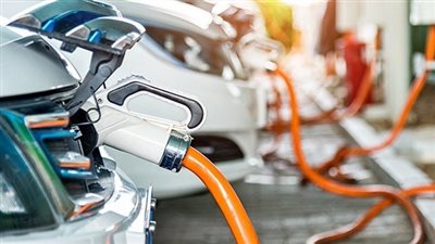 الصناعة تنفي إلغاء بروتوكول الشحن الصيني الخاص بالسيارات الكهربائية