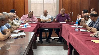 وكيل وزارة التعليم بالدقهلية يناقش استعدادات المدارس للعام الجديد (صور )