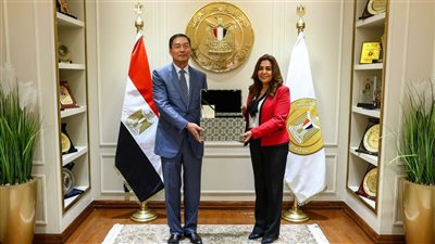 وزيرة التنمية المحلية تبحث مع نائب وزير إدارة الطوارئ بالصين التعاون المشترك 