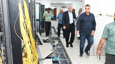 إضافة 16 سيرفر جديدا بغرفة الداتا بجامعة قناة السويس (صور) 