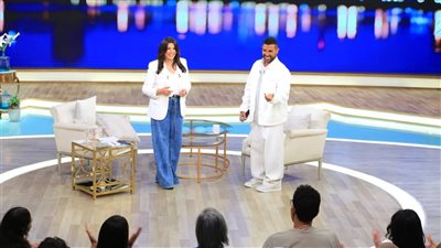 مفاجآت وأغان حصرية في لقاء أحمد سعد مع منى الشاذلي