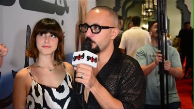 عليم: تامر عاشور لما بيختار بيكون واثق إنه ناجح وهذه كواليس أغنية سجل يا تاريخ (فيديو) 