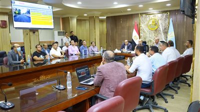 محافظ كفرالشيخ: حصر ومعالجة النقاط الخطرة على الطرق للحد من الحوادث