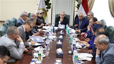  الوطنية للصحافة تناقش المشاكل المالية والإدارية والطباعية بالمؤسسات الصحفية القومية