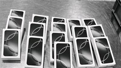 إحباط محاولة تهريب عدد من الهواتف المحمولة غالية الثمن بمطار أسيوط الدولي