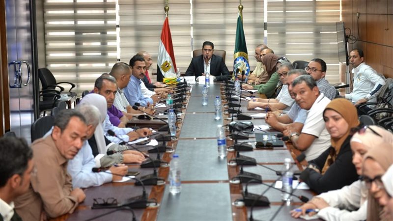 اجتماع نائب محافظ