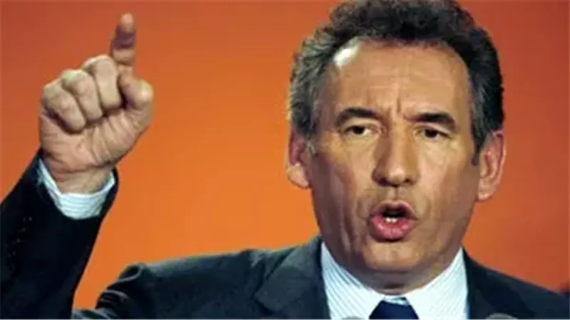رئيس الحكومة الفرنسية،