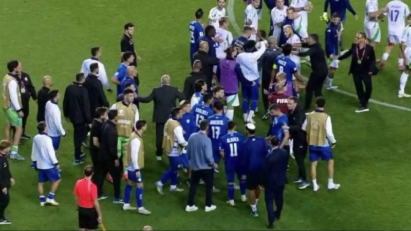  مشاجرة بين مدرب