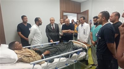 محافظ الأقصر يزور مصابي حادث انقلاب أتوبيس الصحراوي الشرقي (صور)