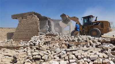 إزالة 35 حالة تعد بالبناء المخالف ضمن الموجة 27 في أسيوط 