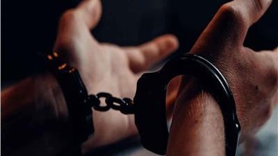 إحالة 3 عاطلين بتهمة إدارة كيان تعليمي بدون ترخيص للجنايات 