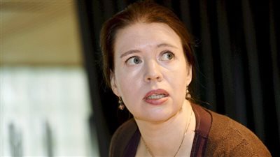 قبل دخولها معترك السياسة، نائبة فنلندية تعترف تفصيليا بماضيها في ممارسة الدعارة (صور)