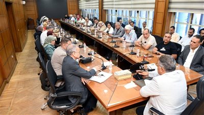 محافظ الدقهلية:  نعاني من عجز بالسائقين وعمال النظافة ونصارع من أجل التغيير