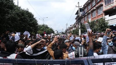 بسبب الاحتجاجات الحاشدة، الجيش النيبالي يُجلي الوزراء من مقار إقامتهم بطائرات هليكوبتر