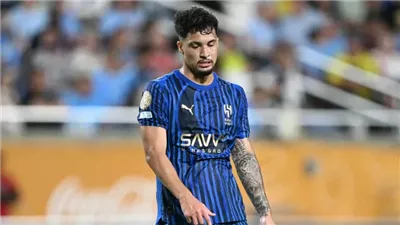 كان على أعتاب الرحيل، إصابة كانسيلو تعيد ليوناردو إلى قائمة الهلال السعودي