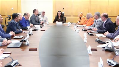 وزيرة التضامن تتابع الإجراءات المتخذة لقياس رضا المواطن