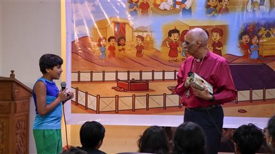 رئيس الأسقفية يزور مؤتمر مدارس الأحد التابع للأبرشية