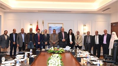 محافظ جنوب سيناء يعقد اجتماعًا لمتابعة تحديث المخطط الاستراتيجي