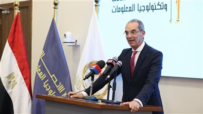 وزير الاتصالات: مشروع الكارت الموحد يستهدف تيسير تلقي المواطنين لجميع استحقاقاتهم