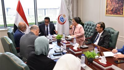  وزير الصحة يلتقي المدير التنفيذي لمصر بمجموعة البنك الدولي 