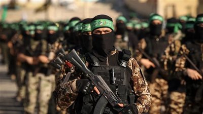 كتائب القسام تبحث عن جثث أسرى الاحتلال أسفل ركام غزة (فيديو)