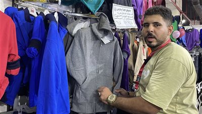 تبدأ من 135 جنيها، أسعار الملابس بمعرض أهلا مدارس بمدينة نصر (فيديو وصور)