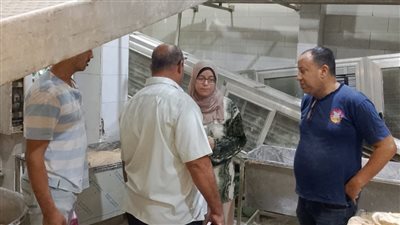 تموين الدقهلية يداهم مركز تجهيز مطاعم غير مرخص بطلخا ويضبط لحومًا ودواجن فاسدة (صور) 