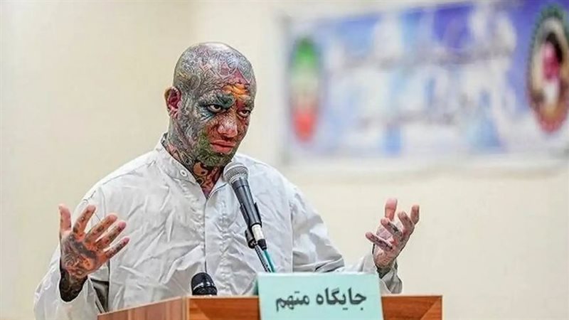 المغني الإيراني الشهير