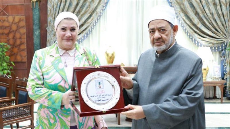 شيخ الأزهر يستقبل