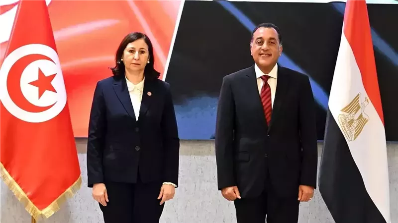 مصطفي مدبولي مع رئيسة