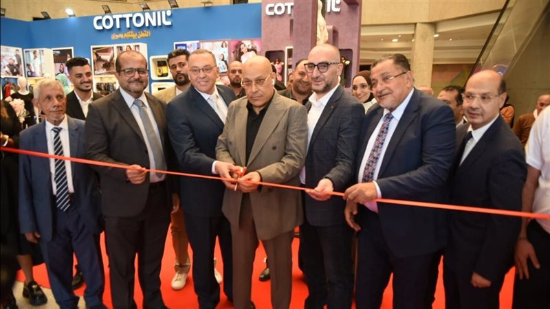 جانب من افتتاح المعرض