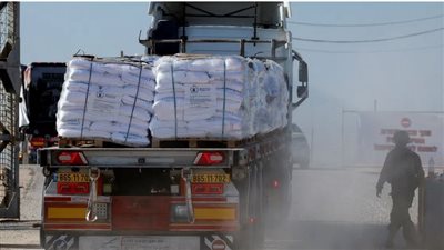 إسرائيل تعيد إغلاق معبر كرم أبو سالم وتمنع إدخال المساعدات لغزة