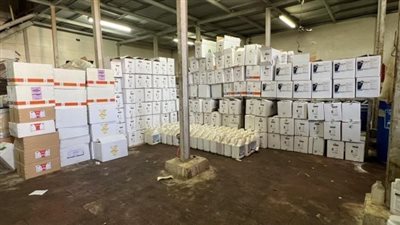 ضبط 40 ألف أمبول وقرص مكملات غذائية مجهولة المصدر بالنزهة