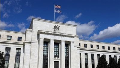 الفيدرالي الأمريكي: خفض الفائدة في ديسمبر ممكن لكن القرار ينتظر البيانات