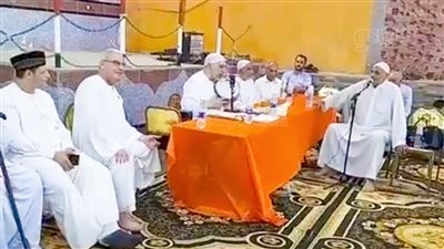  وسط أجواء روحانية، الشيخ عبد العزيز سلام يحيي ليلة محمدية بالإنشاد والمدائح في السنطة (فيديو)