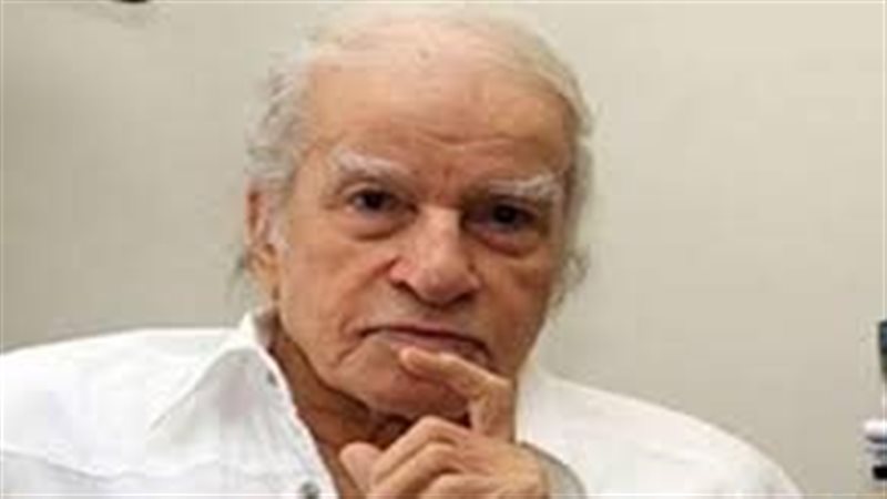 الكاتب الصحفى الساخر