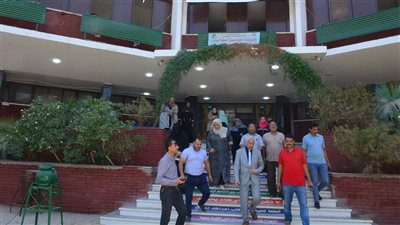 جامعة أسيوط تدرس افتتاح منفذين لبيع منتجات كلية الزراعة 