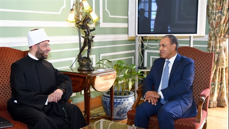 وزيرا الخارجية والأوقاف،