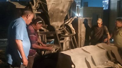 إيقاف أعمال بناء مخالف والتحفظ على خلاطة خرسانية بالزقازيق 