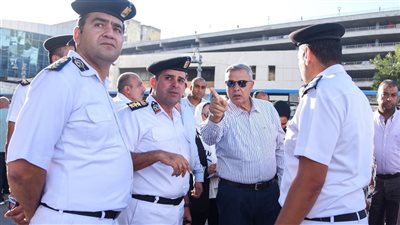 محافظ الإسكندرية يتابع أعمال ازالة التعديات على الطرق بسيدي جابر 