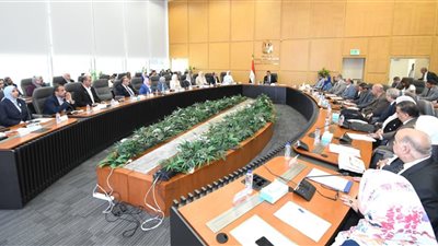 وزير الإسكان يشدد على المديريات بالاستماع لآراء المواطنين وحل مشكلاتهم 