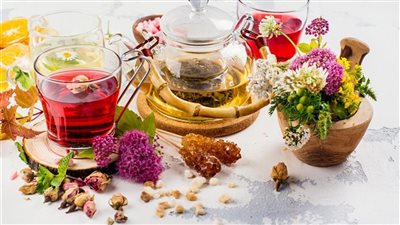 بعد الأكلات الدسمة، أفضل المشروبات العشبية للهضم