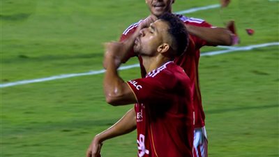 مصدر يكشف حقيقة إشارة تريزيجيه لجمهور الأهلي بالسكوت بعد هدفه أمام إنبي