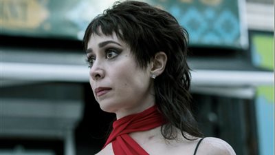 كريستين ميليوتي تفوز بجائزة أفضل ممثلة رئيسية في حفل إيمي